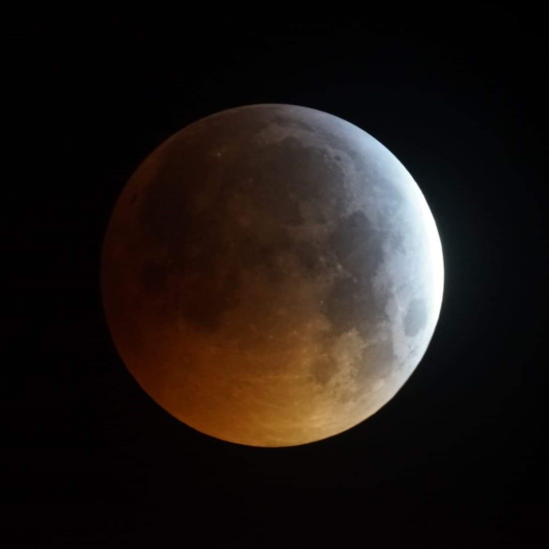 Moon at 1 min to totality